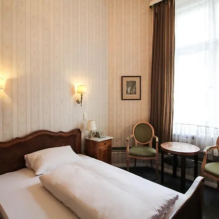 호텔 Hotel-pension Funk Am Kurfuerstendamm 3*