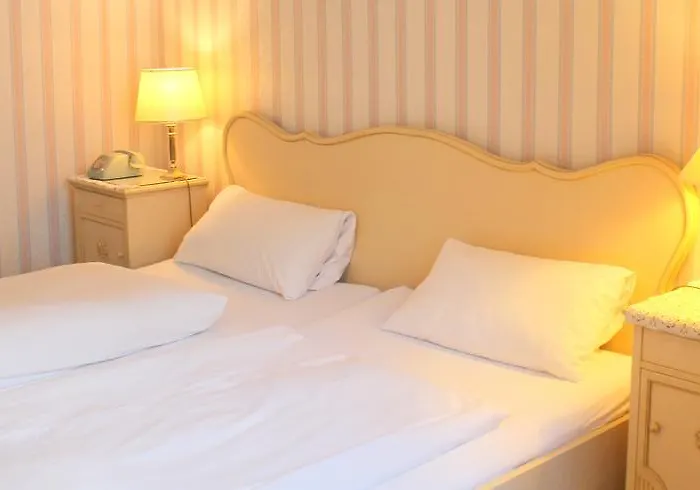 Hotel-pension Funk Am Kurfuerstendamm 3* Berlim