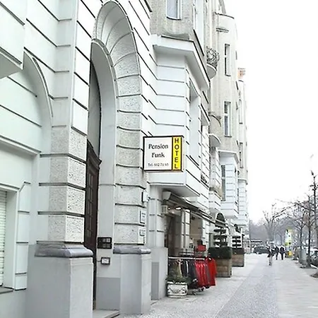 酒店 方克埃姆科夫斯坦达姆膳食公寓酒店 3*