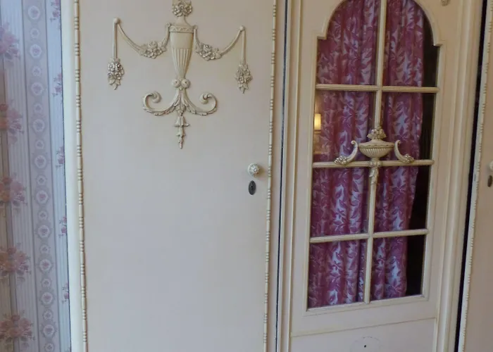 Hotell Hotel-pension Funk Am Kurfuerstendamm